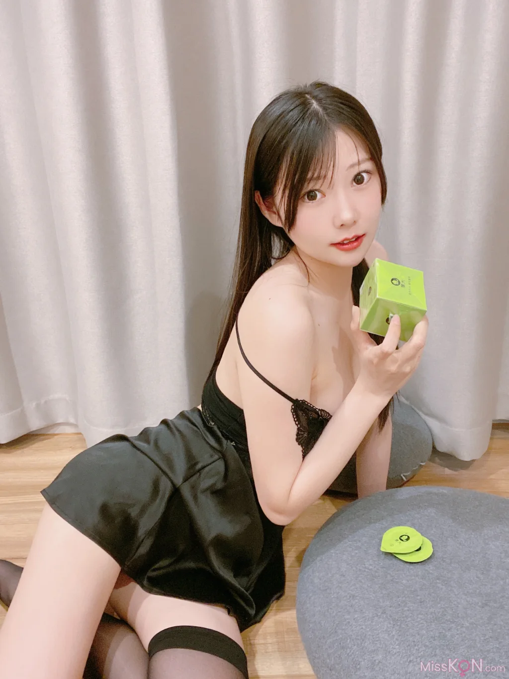 Coser@ Vanilla Meow Lulu: Elephant Black Suspender Pajamas (25 photos) Coser@ Vanilla Meow Lulu: Elephant Black Suspender Pajamas (25 photos)