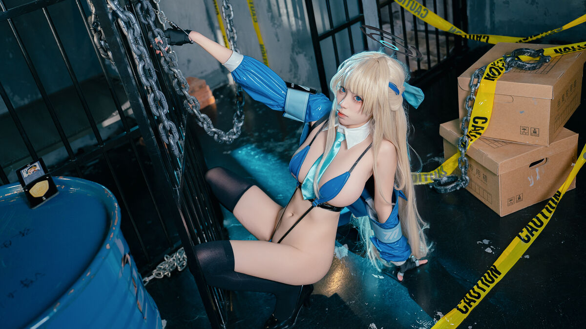 Coser@ Three Unmanned Figures - Azure Archive Policewoman (41P) Coser@ Three Unmanned Figures - Azure Archive Policewoman (41P)