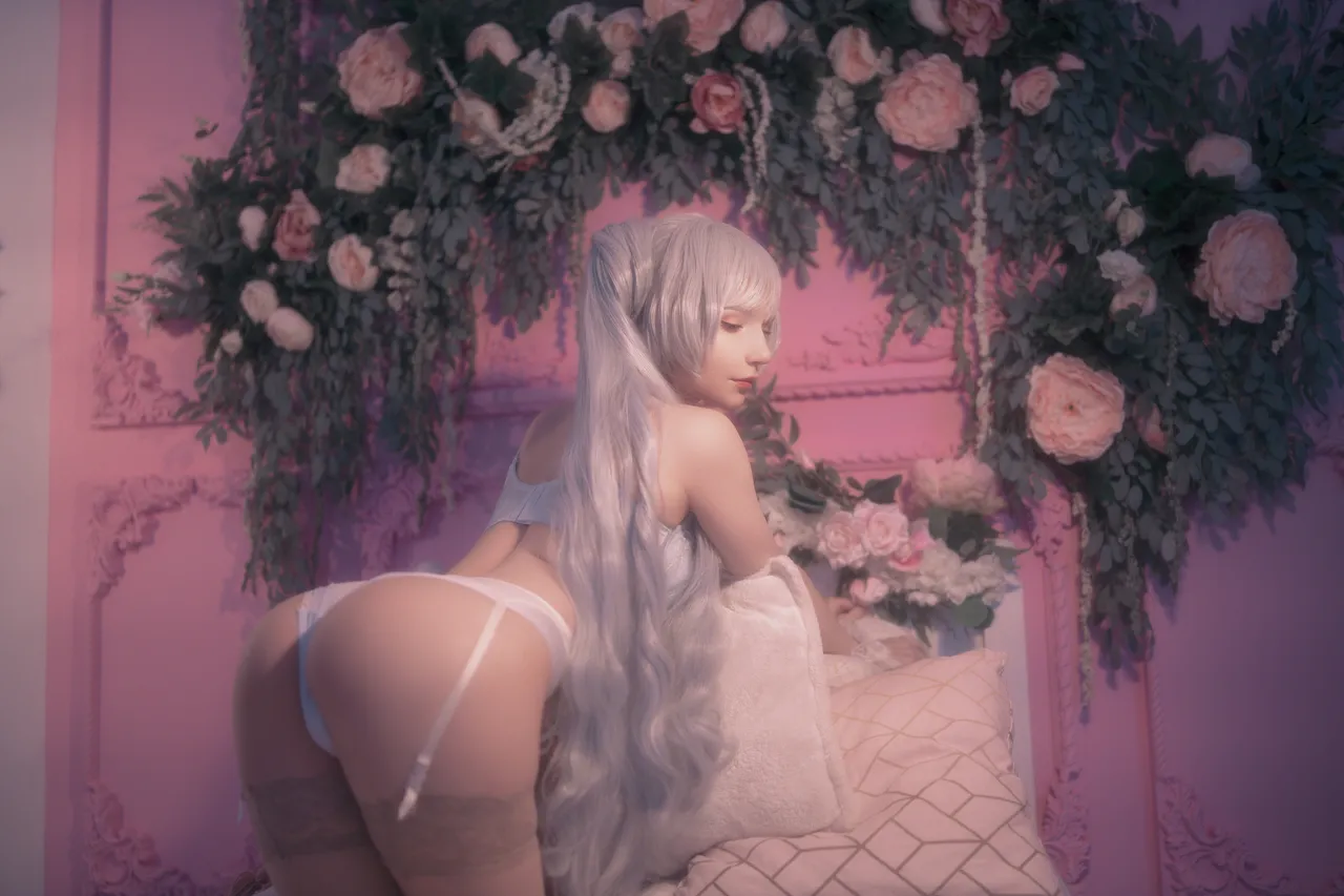 Michi Kyunn - Weiss in flowers Michi Kyunn - Weiss in flowers