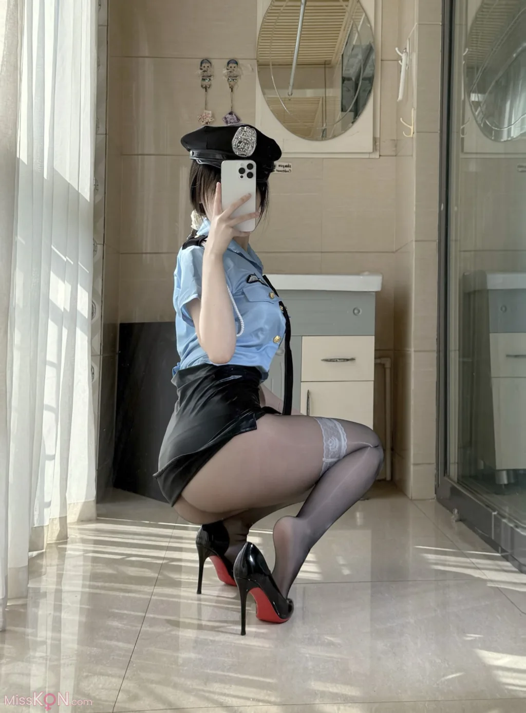 Coser@ Uncute Antelope: High Price Custom Police Uniform (48 photos + 8 videos) Coser@ Uncute Antelope: High Price Custom Police Uniform (48 photos + 8 videos)