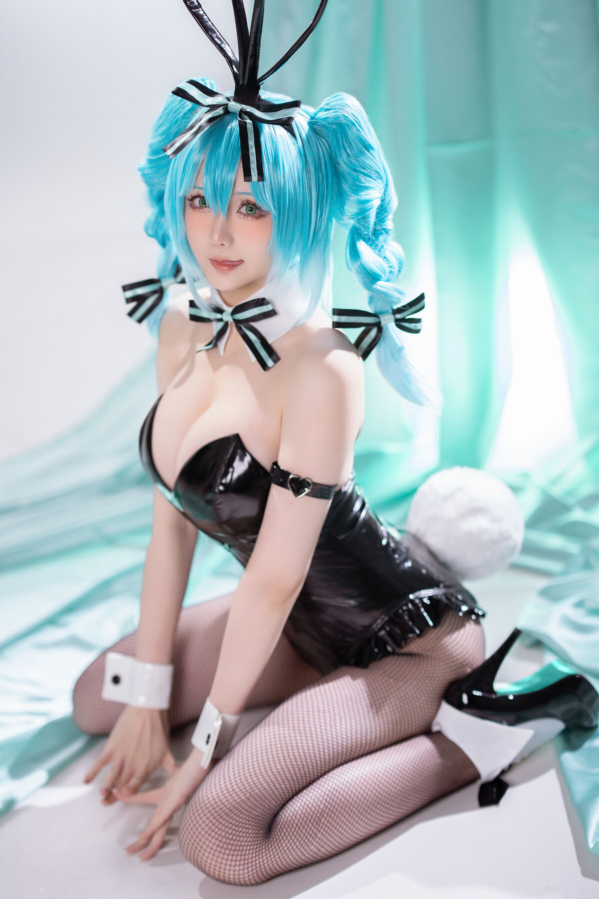 Coser@ Hoshilily - Hatsune Miku Bunny Girl (45P - 1V) Coser@ Hoshilily - Hatsune Miku Bunny Girl (45P - 1V)