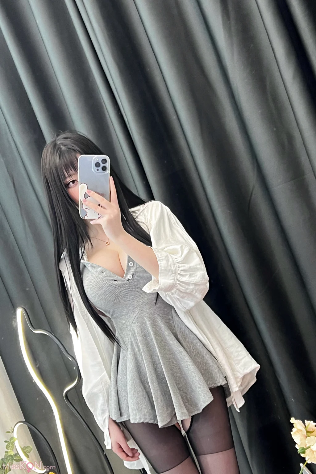 Coser@ One Color Rain: A Little Selfie (26 photos) Coser@ One Color Rain: A Little Selfie (26 photos)