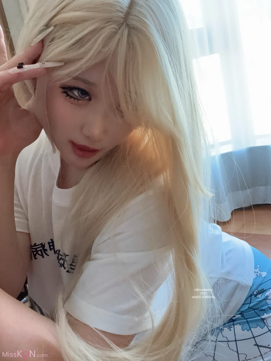 Coser@Becky: The Elliptical Earth (25 photos) Coser@Becky: The Elliptical Earth (25 photos)