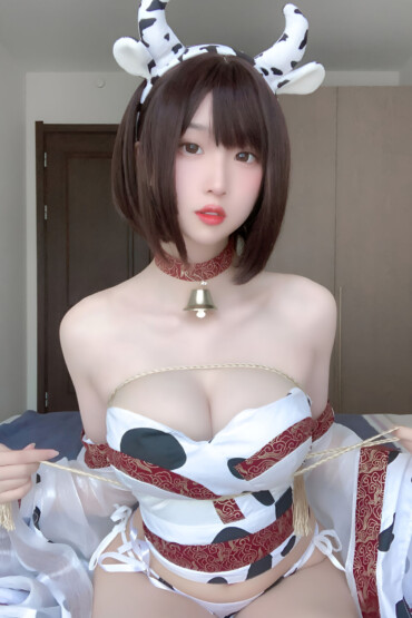 Coser@ Vastaya Crayfish - Cow Selfie Bag (46P - 3V)