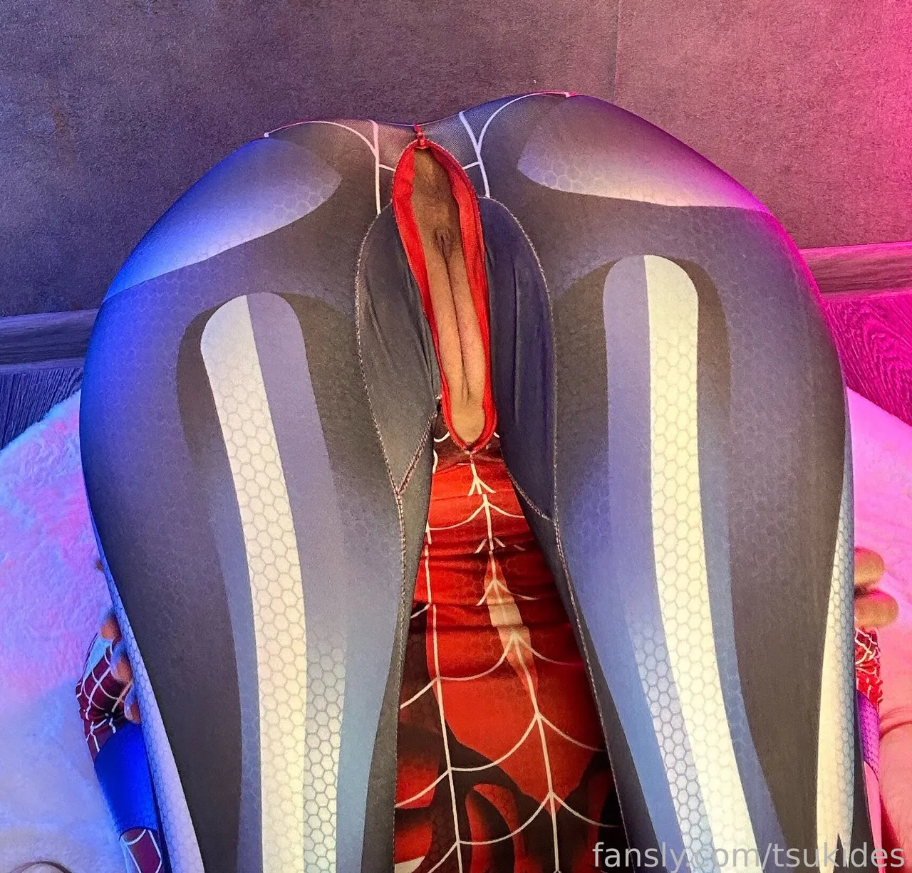 Tsuki Desu - MJ Tsuki Desu - MJ