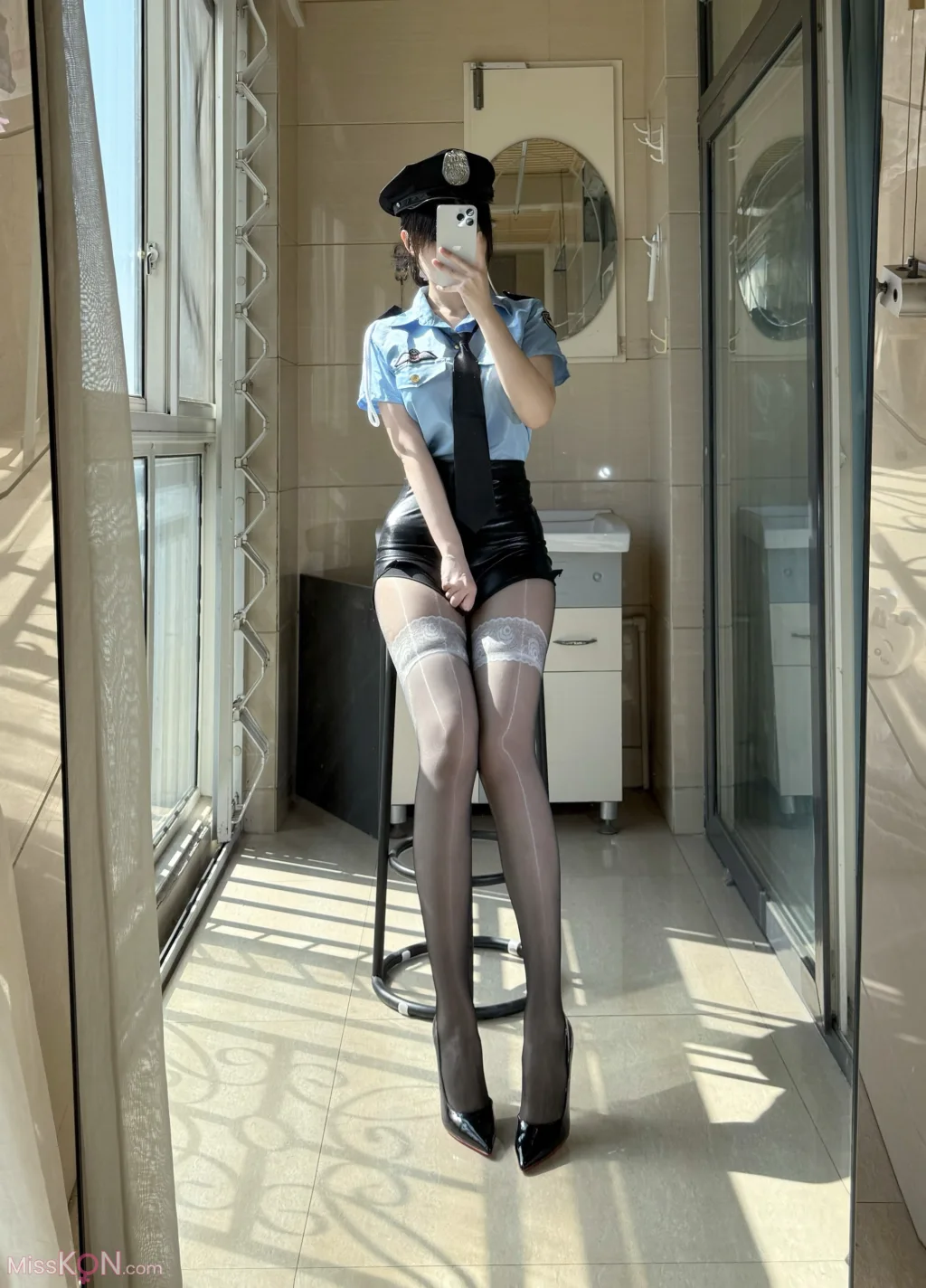 Coser@ Uncute Antelope: High Price Custom Police Uniform (48 photos + 8 videos) Coser@ Uncute Antelope: High Price Custom Police Uniform (48 photos + 8 videos)