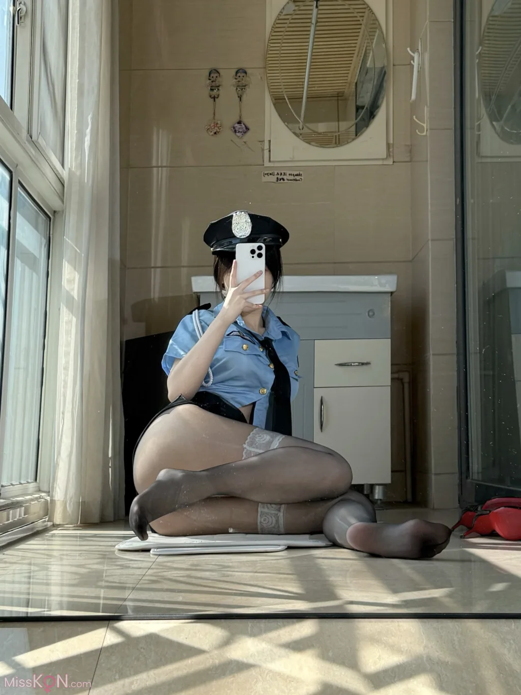 Coser@ Uncute Antelope: High Price Custom Police Uniform (48 photos + 8 videos) Coser@ Uncute Antelope: High Price Custom Police Uniform (48 photos + 8 videos)