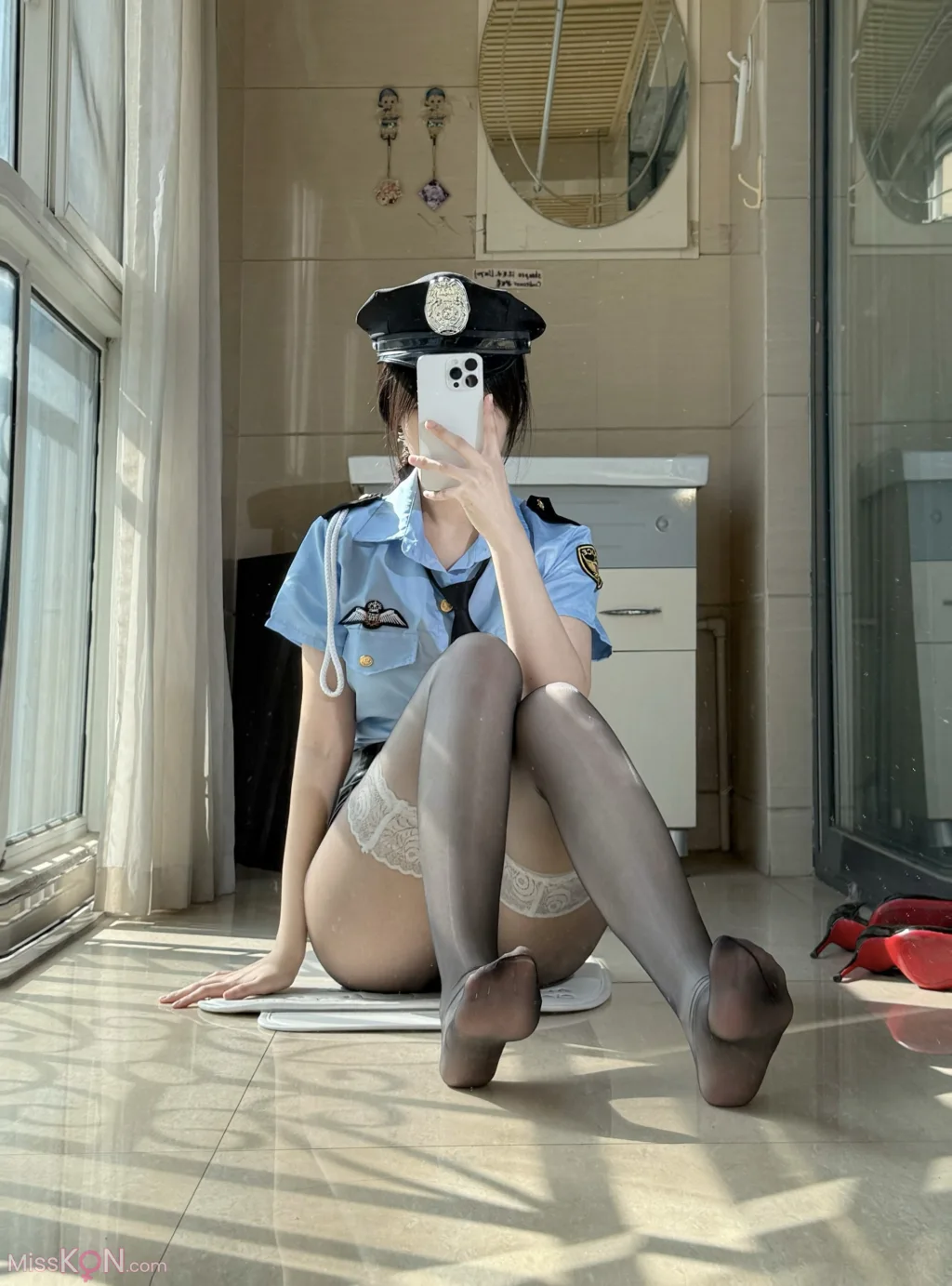 Coser@ Uncute Antelope: High Price Custom Police Uniform (48 photos + 8 videos) Coser@ Uncute Antelope: High Price Custom Police Uniform (48 photos + 8 videos)