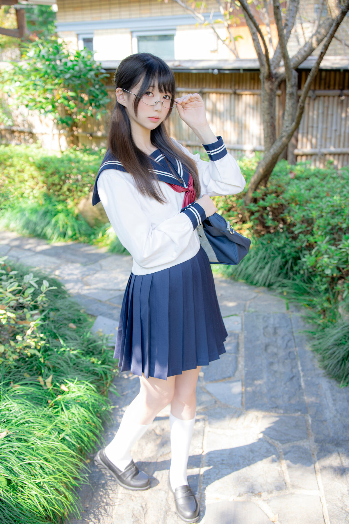 Coser@Nagisa Monster Meow - Serious Chairman (89P) Coser@Nagisa Monster Meow - Serious Chairman (89P)