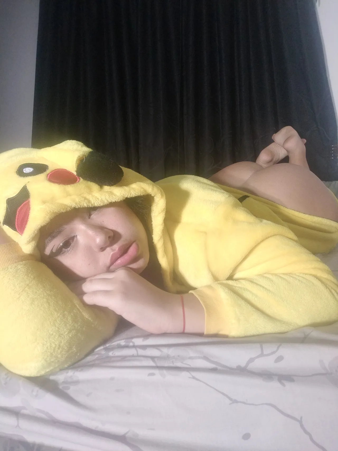 Krystal Mir - Pikachu Krystal Mir - Pikachu