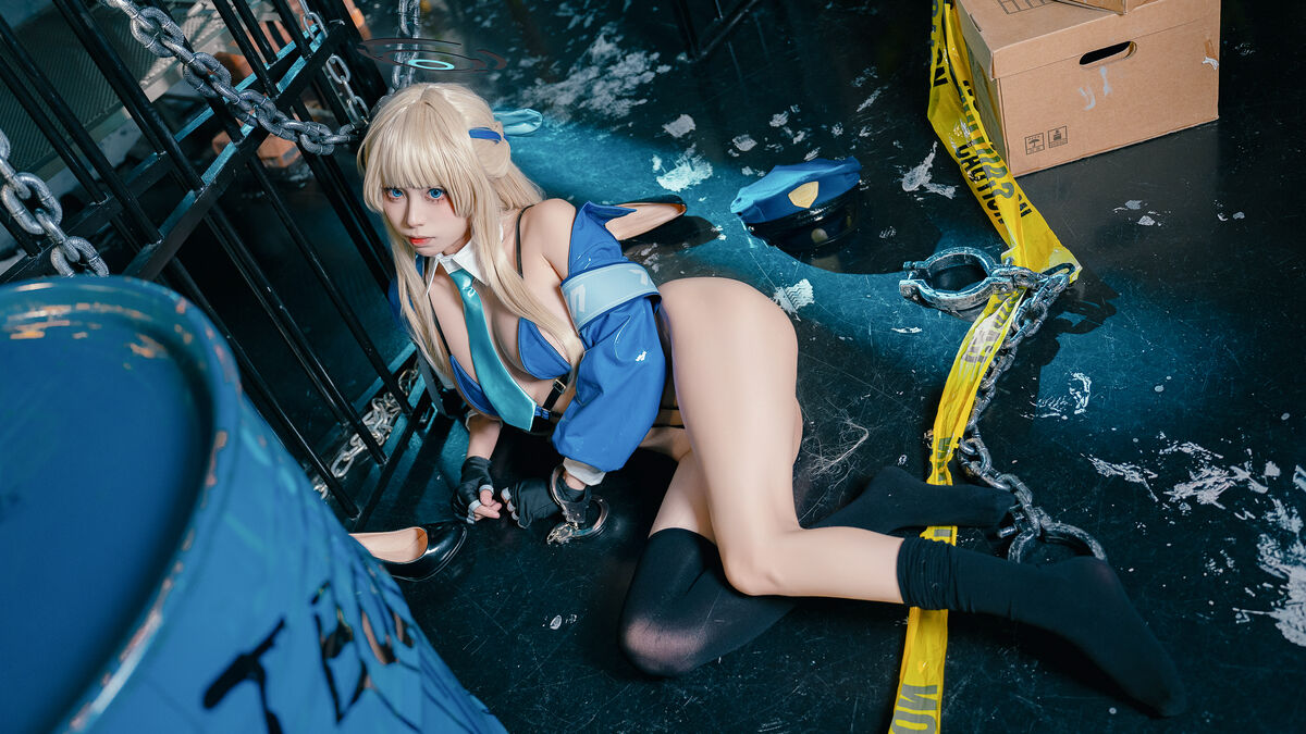 Coser@ Three Unmanned Figures - Azure Archive Policewoman (41P) Coser@ Three Unmanned Figures - Azure Archive Policewoman (41P)