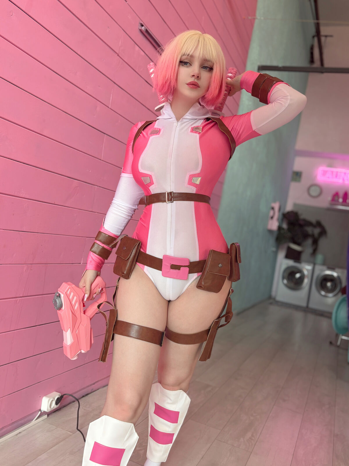 Coser@Ulichan - Gwenpool (63P) Coser@Ulichan - Gwenpool (63P)