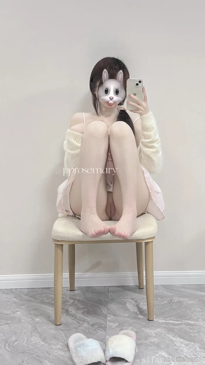 Coser@pprosemary: 白虎一线天 JK少女福利姬 (160 photos   9 videos) Coser@pprosemary: 白虎一线天 JK少女福利姬 (160 photos   9 videos)