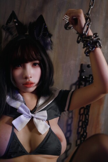 Coser@ Momo - Taming the Wolf Girl (36P - 1V)