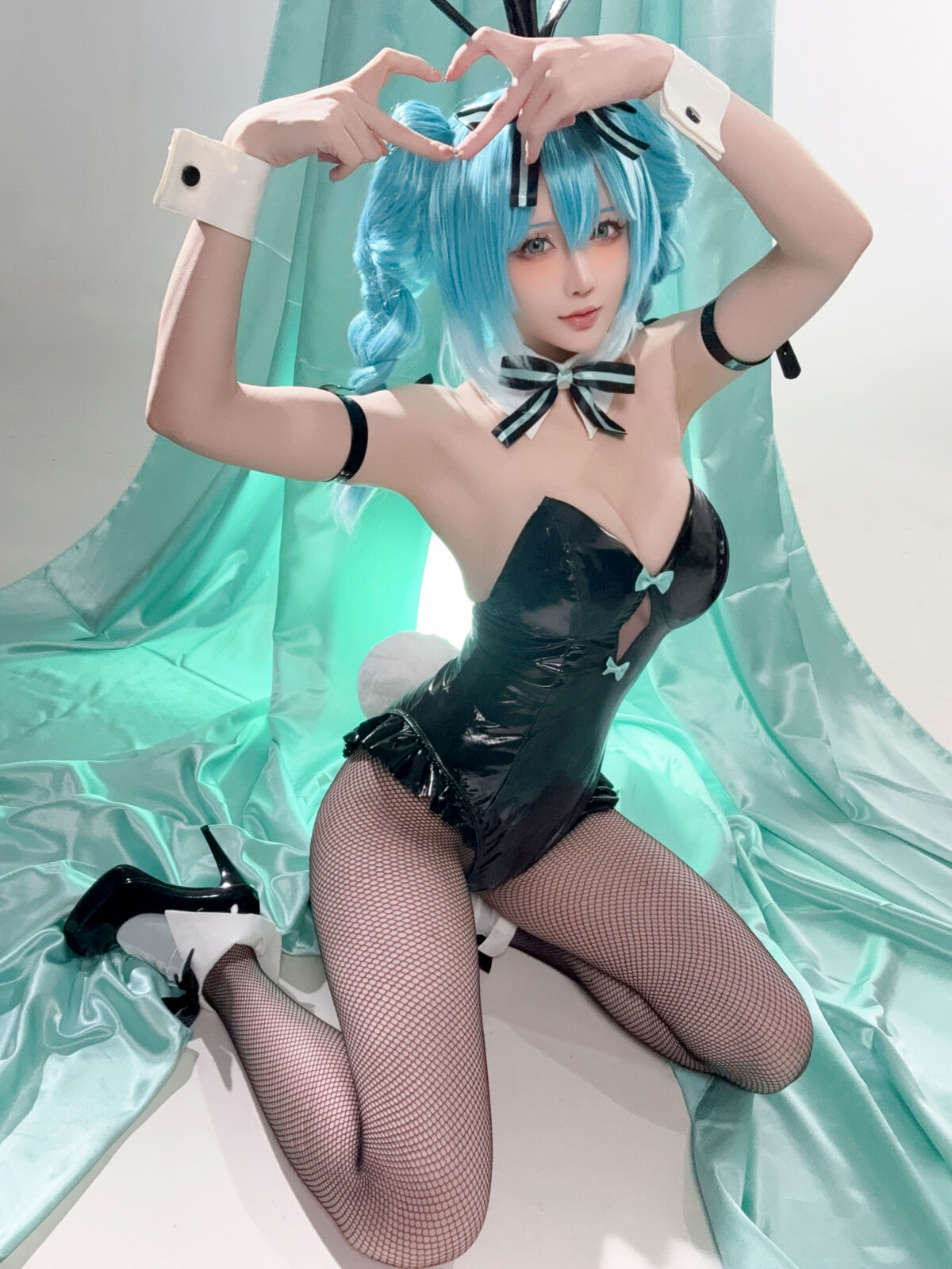 Coser@ Hoshilily - Hatsune Miku Bunny Girl (45P - 1V) Coser@ Hoshilily - Hatsune Miku Bunny Girl (45P - 1V)