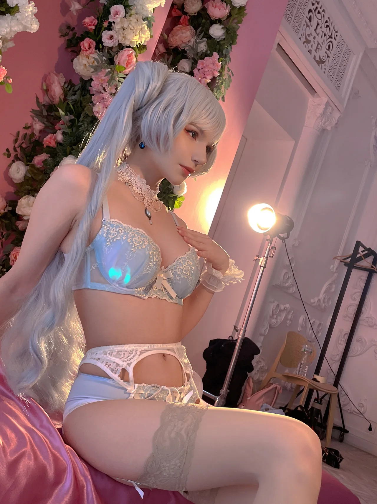 Michi Kyunn - Weiss in flowers Michi Kyunn - Weiss in flowers