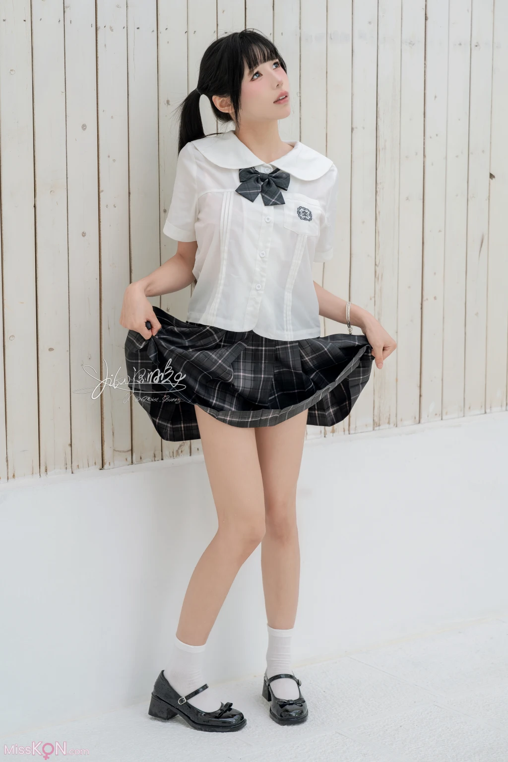 Coser@黏黏团子兔: 10月作品『雨后小故事』WITH B (90 photos + 1 video) Coser@黏黏团子兔: 10月作品『雨后小故事』WITH B (90 photos + 1 video)