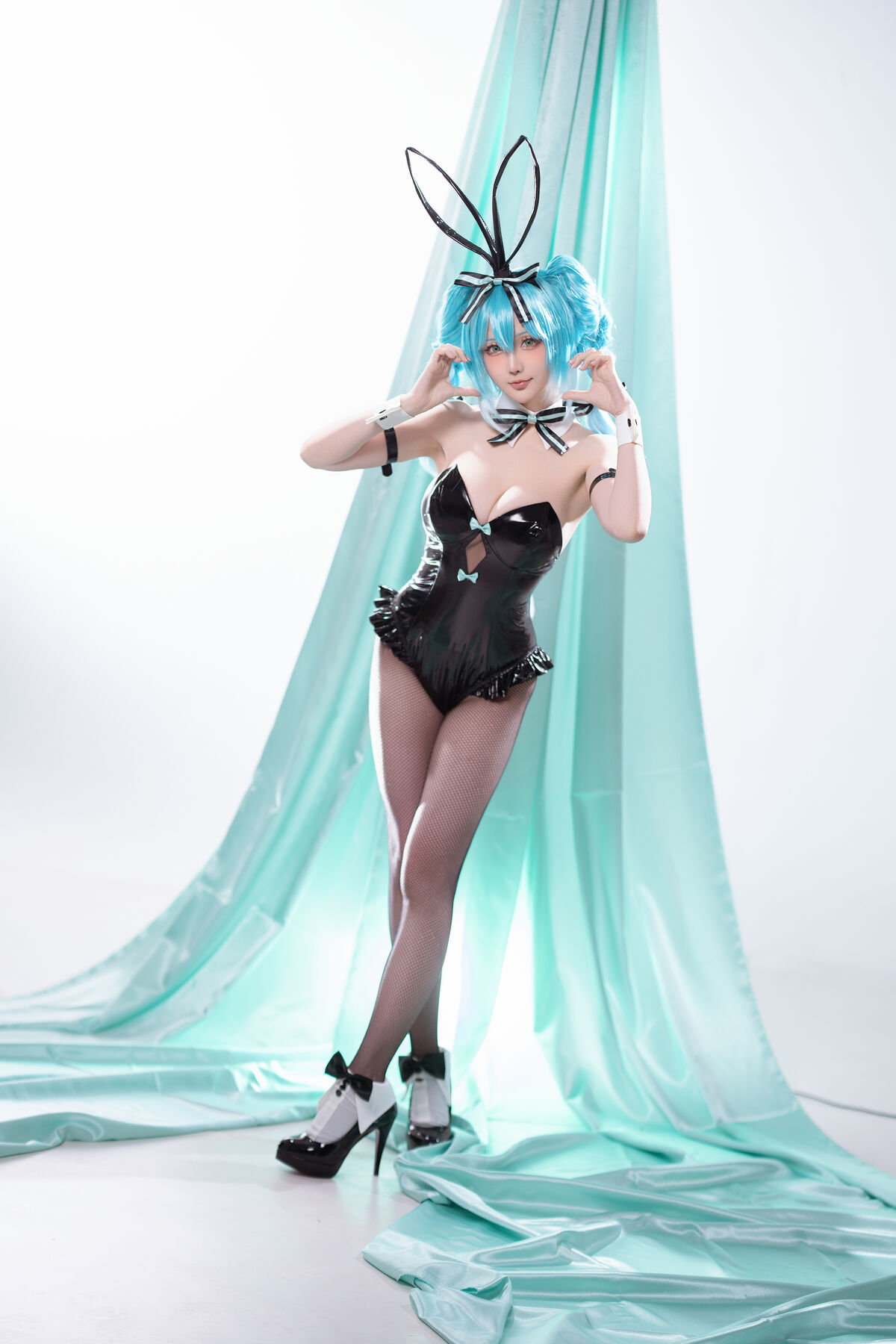 Coser@ Hoshilily - Hatsune Miku Bunny Girl (45P - 1V) Coser@ Hoshilily - Hatsune Miku Bunny Girl (45P - 1V)