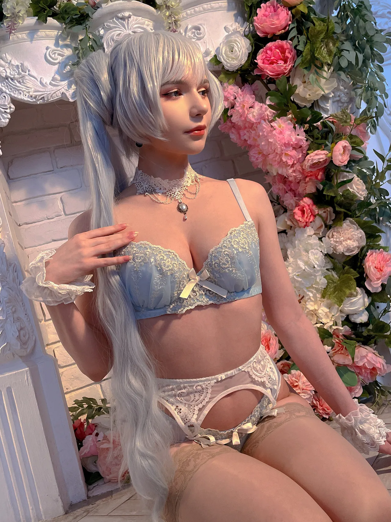 Michi Kyunn - Weiss in flowers Michi Kyunn - Weiss in flowers