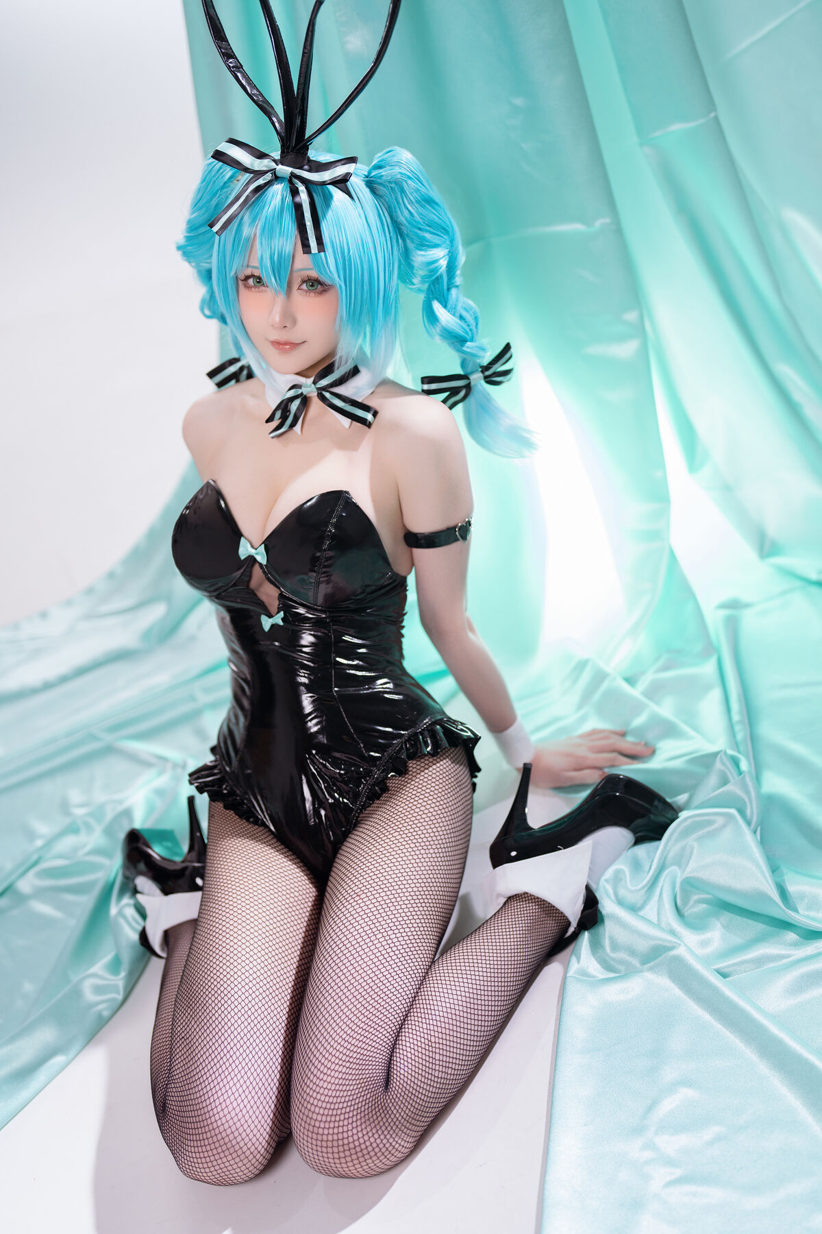Coser@ Hoshilily - Hatsune Miku Bunny Girl (45P - 1V) Coser@ Hoshilily - Hatsune Miku Bunny Girl (45P - 1V)