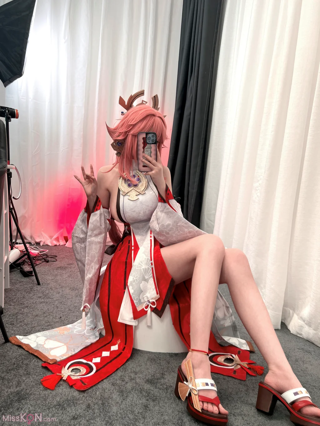 Coser@ One Color Rain: A Little Selfie (26 photos) Coser@ One Color Rain: A Little Selfie (26 photos)