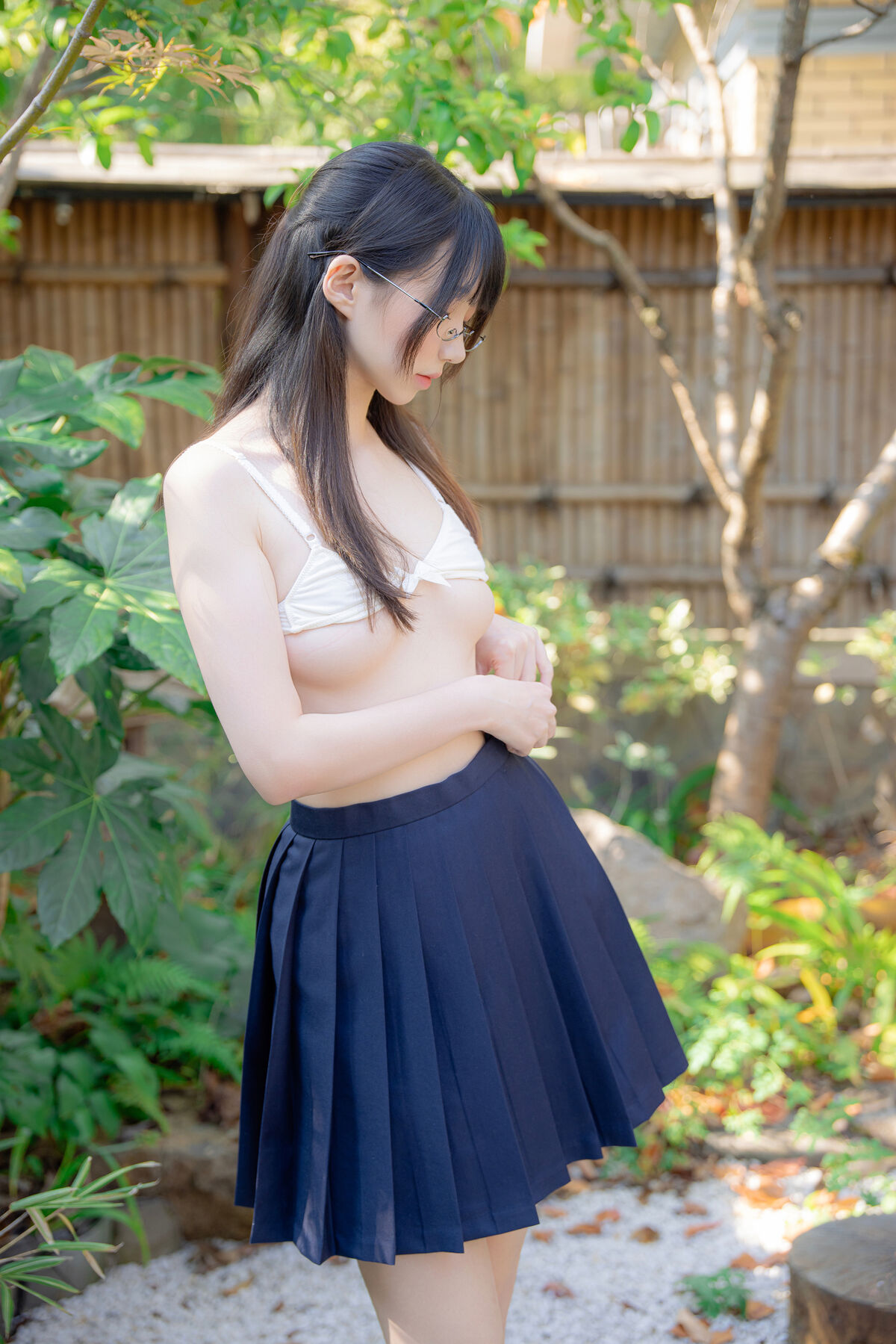 Coser@Nagisa Monster Meow - Serious Chairman (89P) Coser@Nagisa Monster Meow - Serious Chairman (89P)