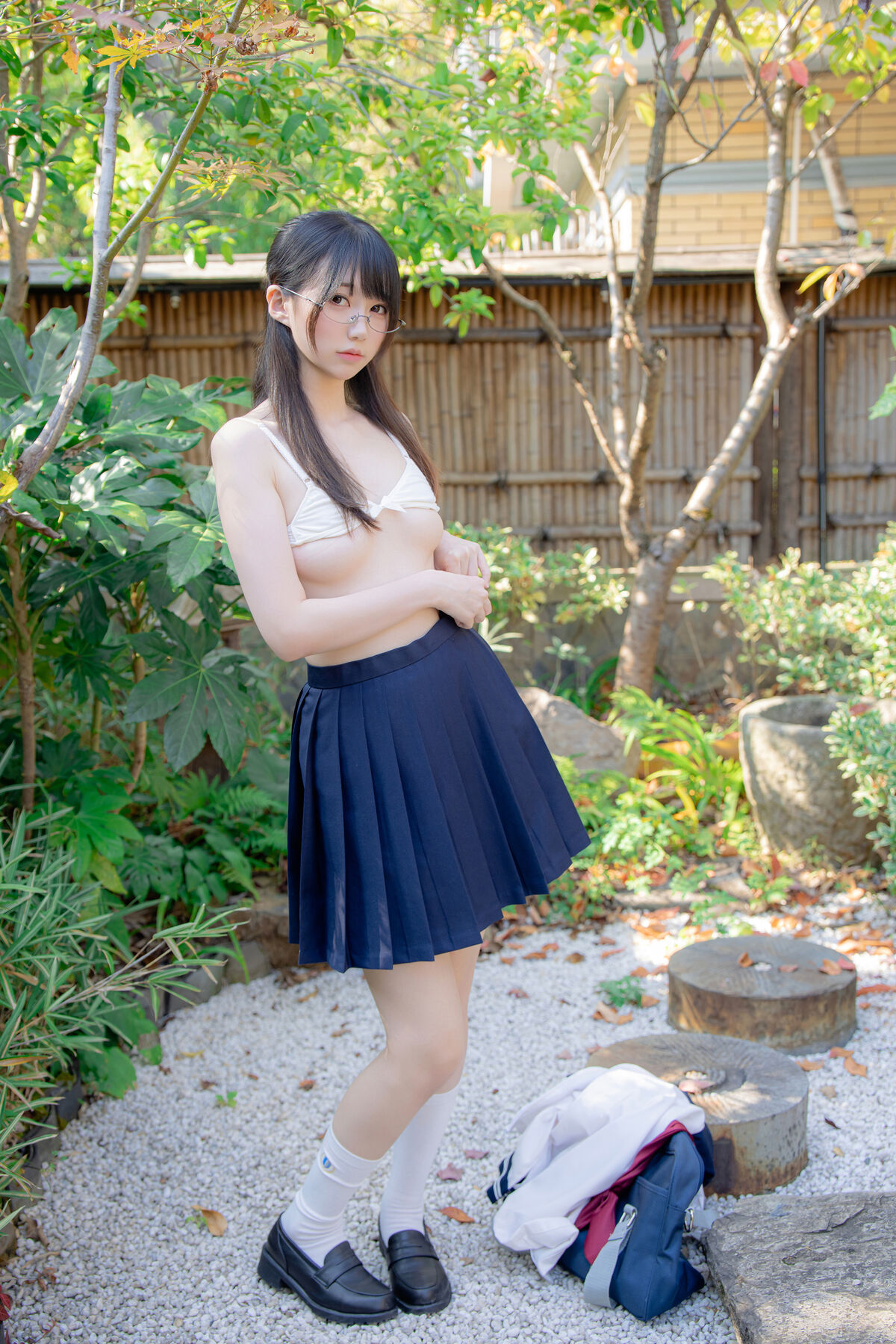 Coser@Nagisa Monster Meow - Serious Chairman (89P) Coser@Nagisa Monster Meow - Serious Chairman (89P)