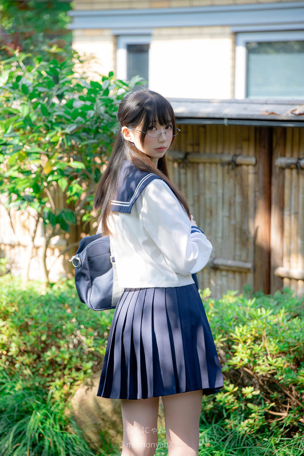 Coser@Nagisa Monster Meow - Serious Chairman (89P) Coser@Nagisa Monster Meow - Serious Chairman (89P)