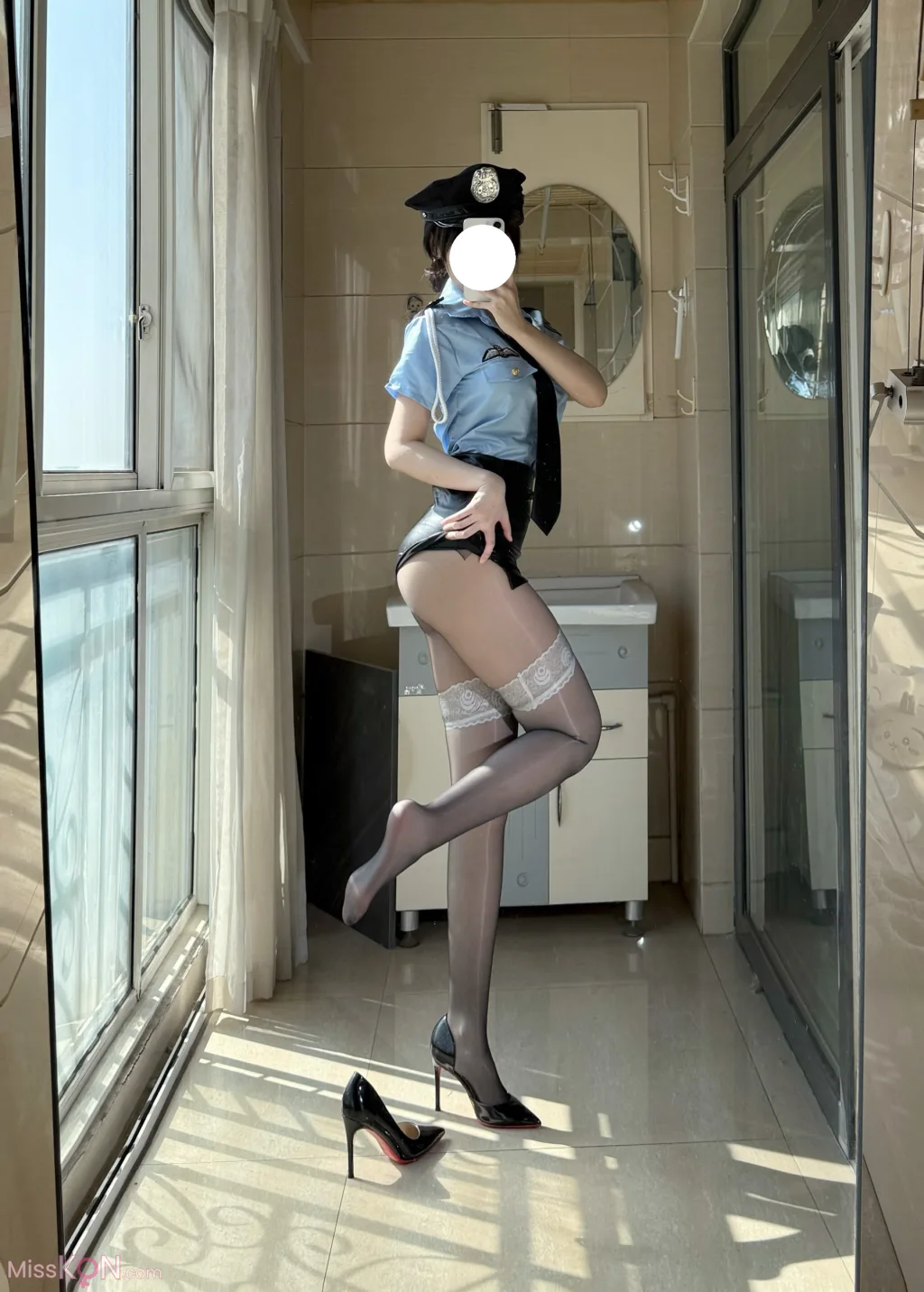 Coser@ Uncute Antelope: High Price Custom Police Uniform (48 photos + 8 videos) Coser@ Uncute Antelope: High Price Custom Police Uniform (48 photos + 8 videos)