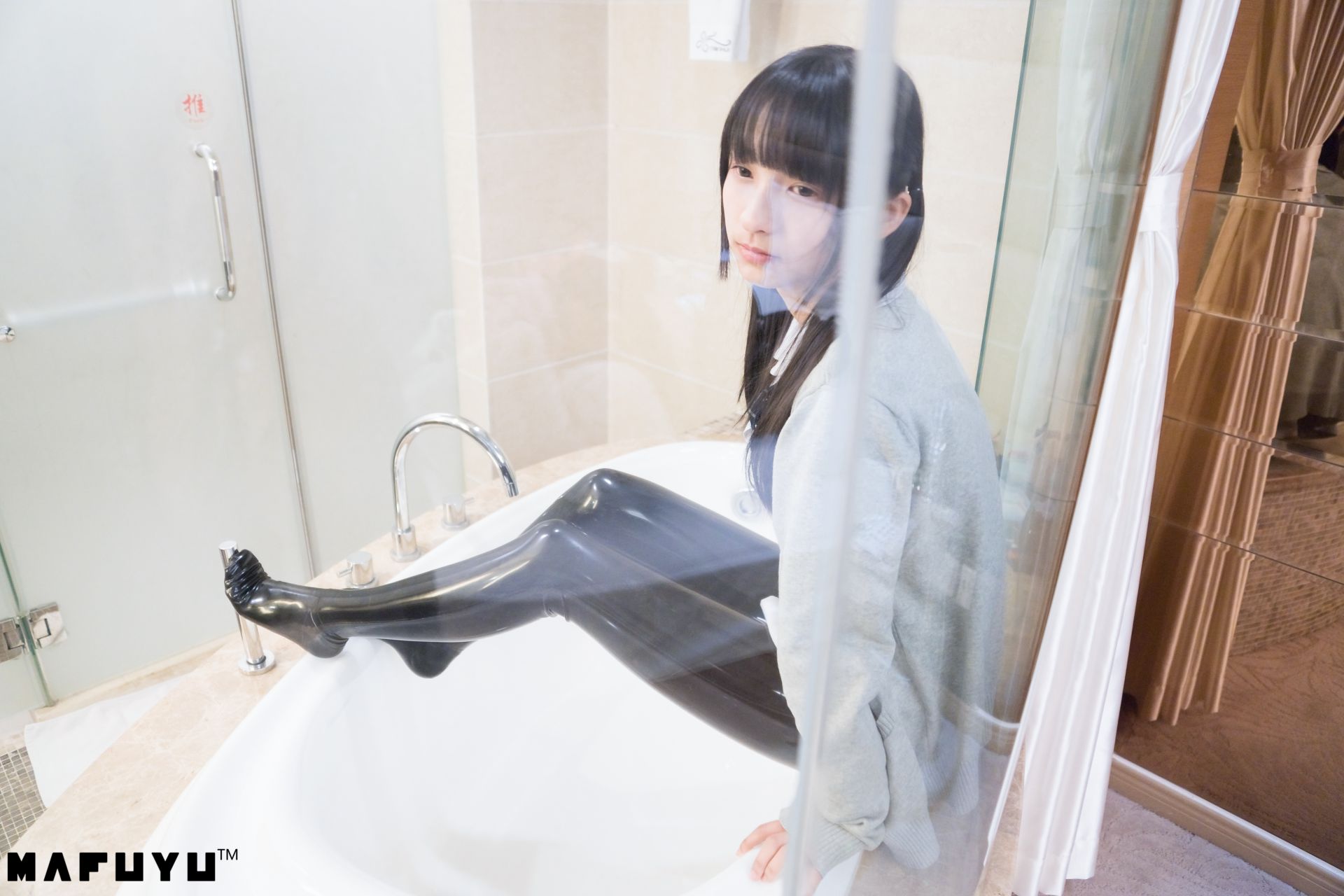 网红Coser@ Kagurazaka Midwinter Manatsu - 胶袜 series 网红Coser@ Kagurazaka Midwinter Manatsu - 胶袜 series