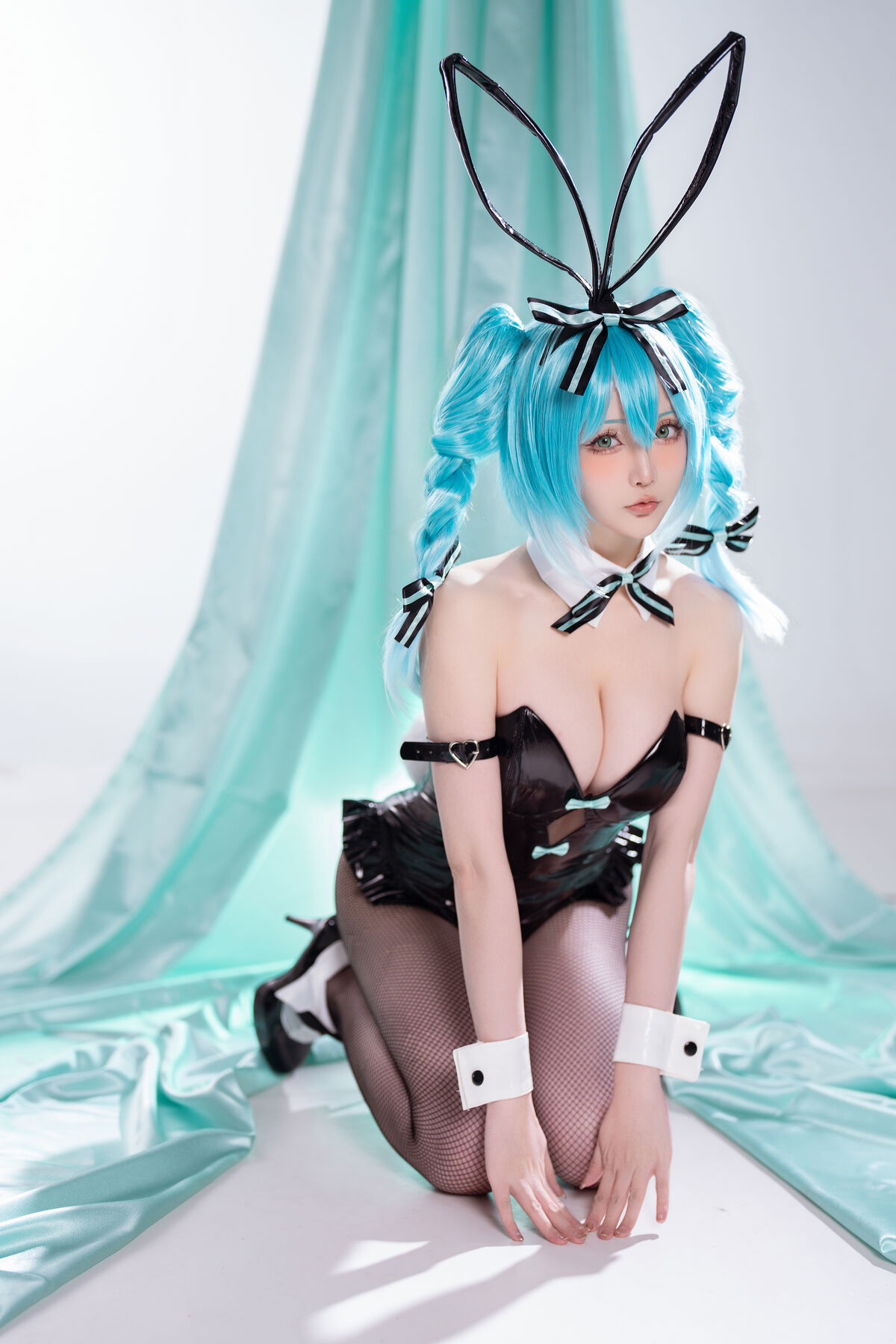 Coser@ Hoshilily - Hatsune Miku Bunny Girl (45P - 1V) Coser@ Hoshilily - Hatsune Miku Bunny Girl (45P - 1V)