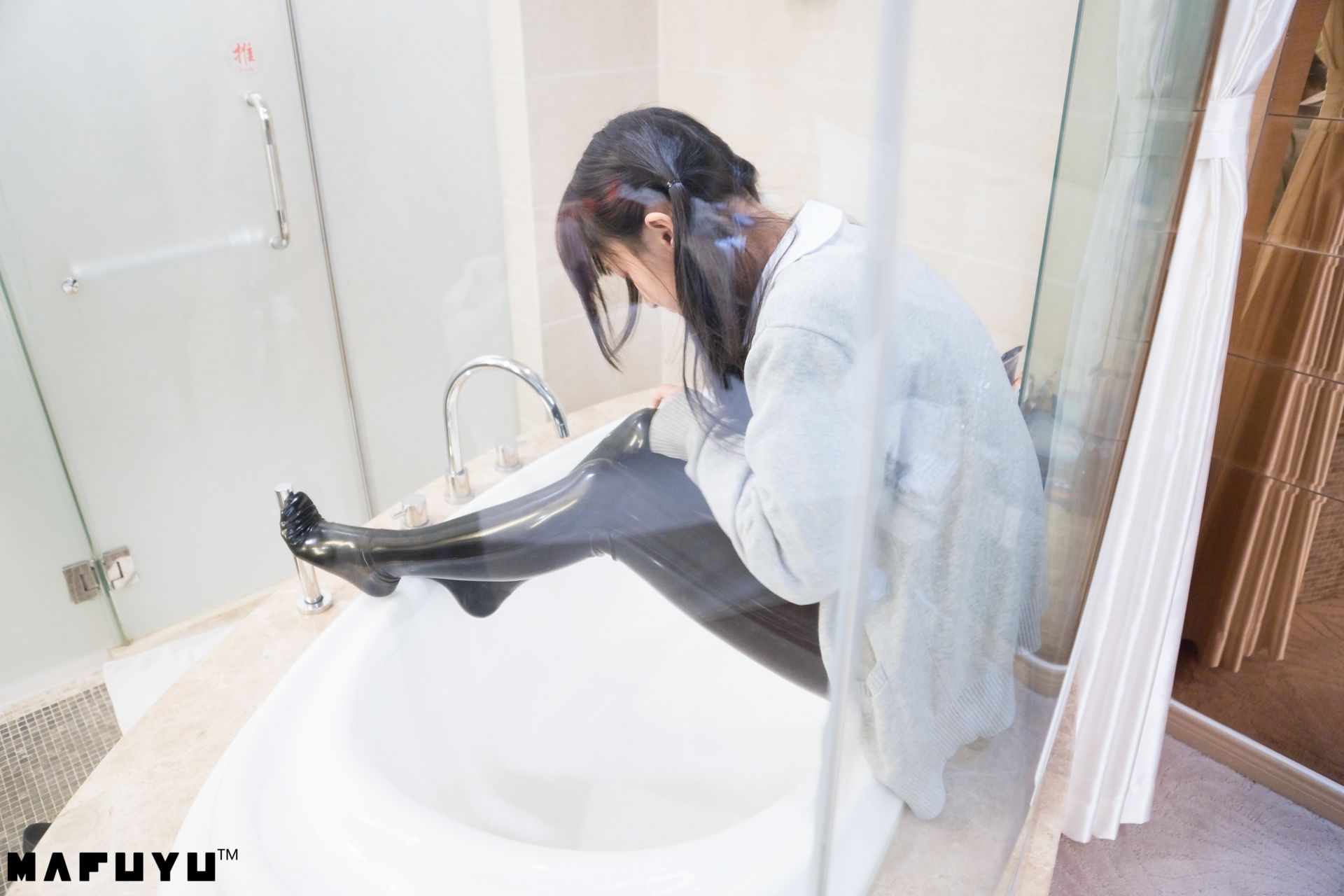 网红Coser@ Kagurazaka Midwinter Manatsu - 胶袜 series 网红Coser@ Kagurazaka Midwinter Manatsu - 胶袜 series