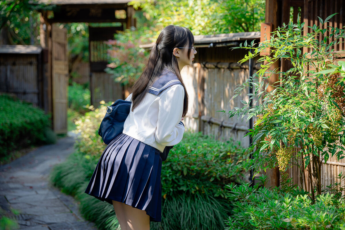 Coser@Nagisa Monster Meow - Serious Chairman (89P) Coser@Nagisa Monster Meow - Serious Chairman (89P)