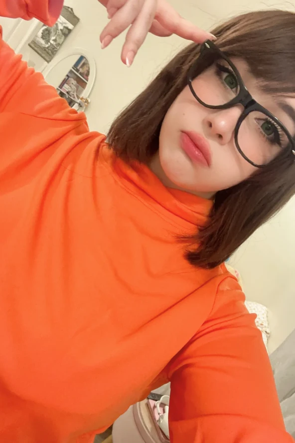 Junkenstein - Velma 4 Junkenstein - Velma