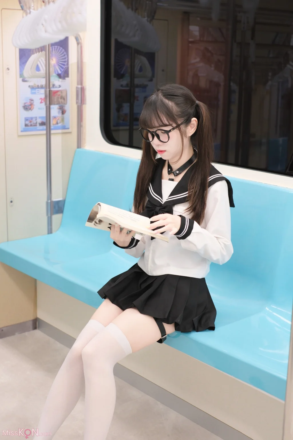 Coser@Coco White Rabbit: High School Girl on the Train (70 photos) Coser@Coco White Rabbit: High School Girl on the Train (70 photos)