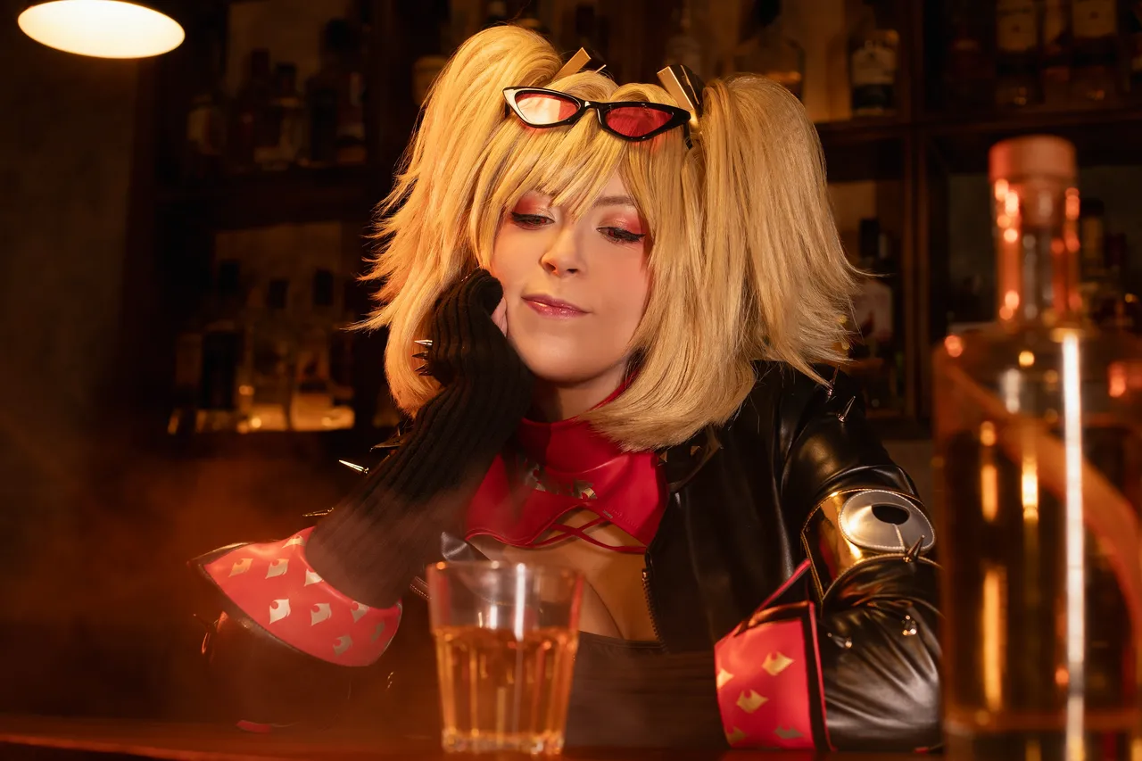 Daisy Franky - Burnice White Daisy Franky - Burnice White