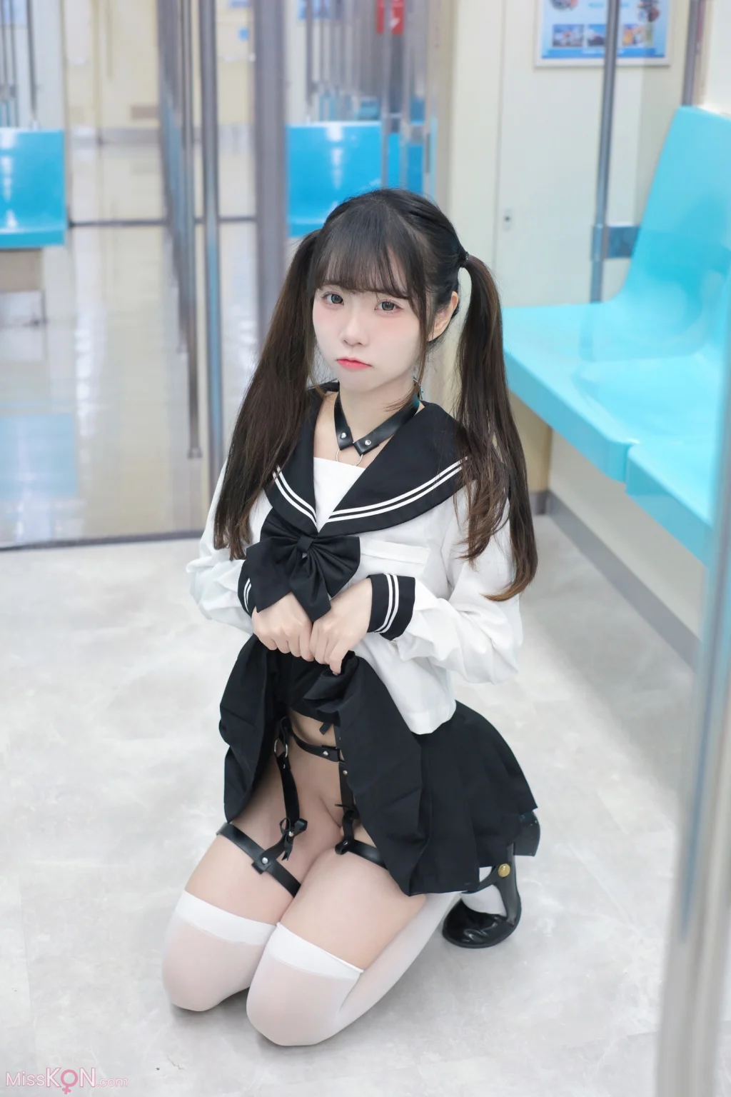 Coser@Coco White Rabbit: High School Girl on the Train (70 photos) Coser@Coco White Rabbit: High School Girl on the Train (70 photos)