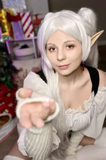 Maniac Megan - Christmas Frieren 1 Maniac Megan - Christmas Frieren