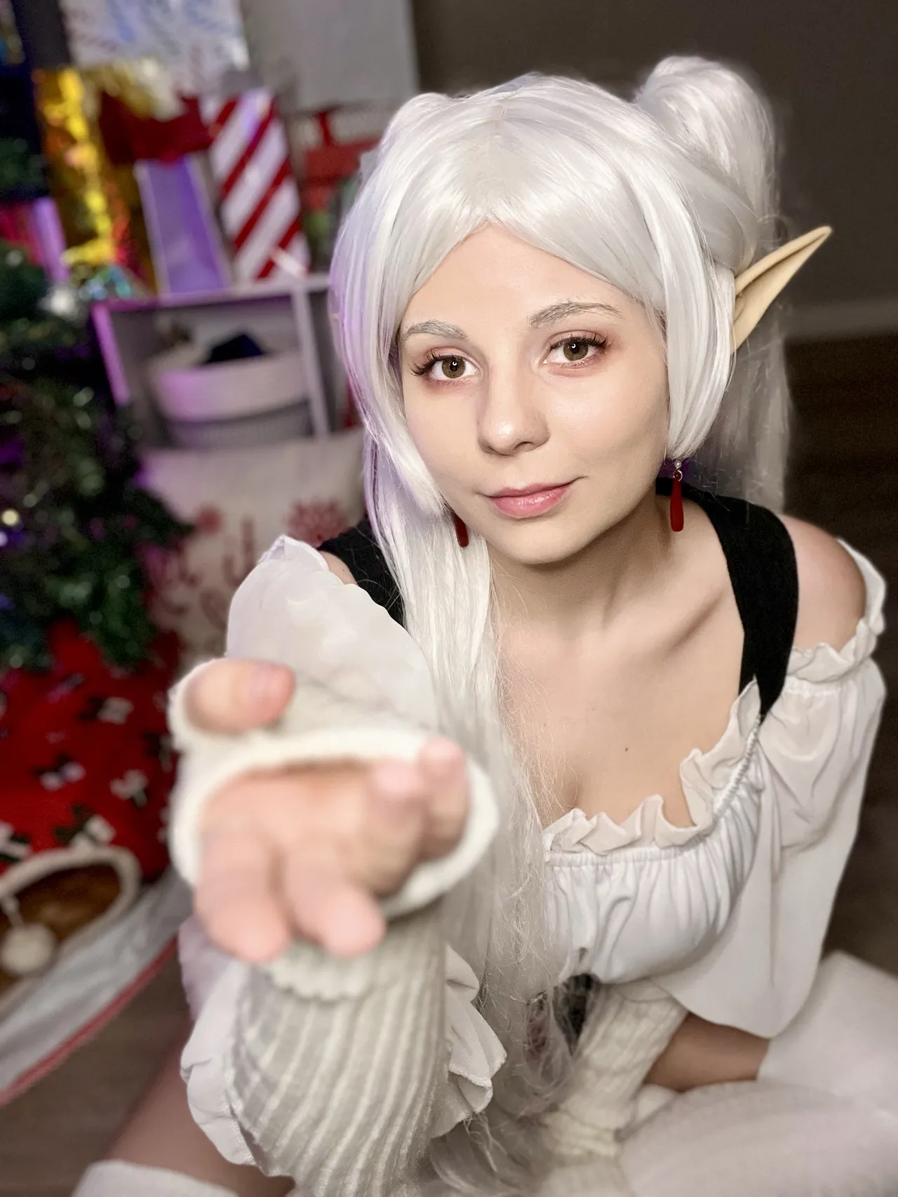 Maniac Megan - Christmas Frieren Maniac Megan - Christmas Frieren