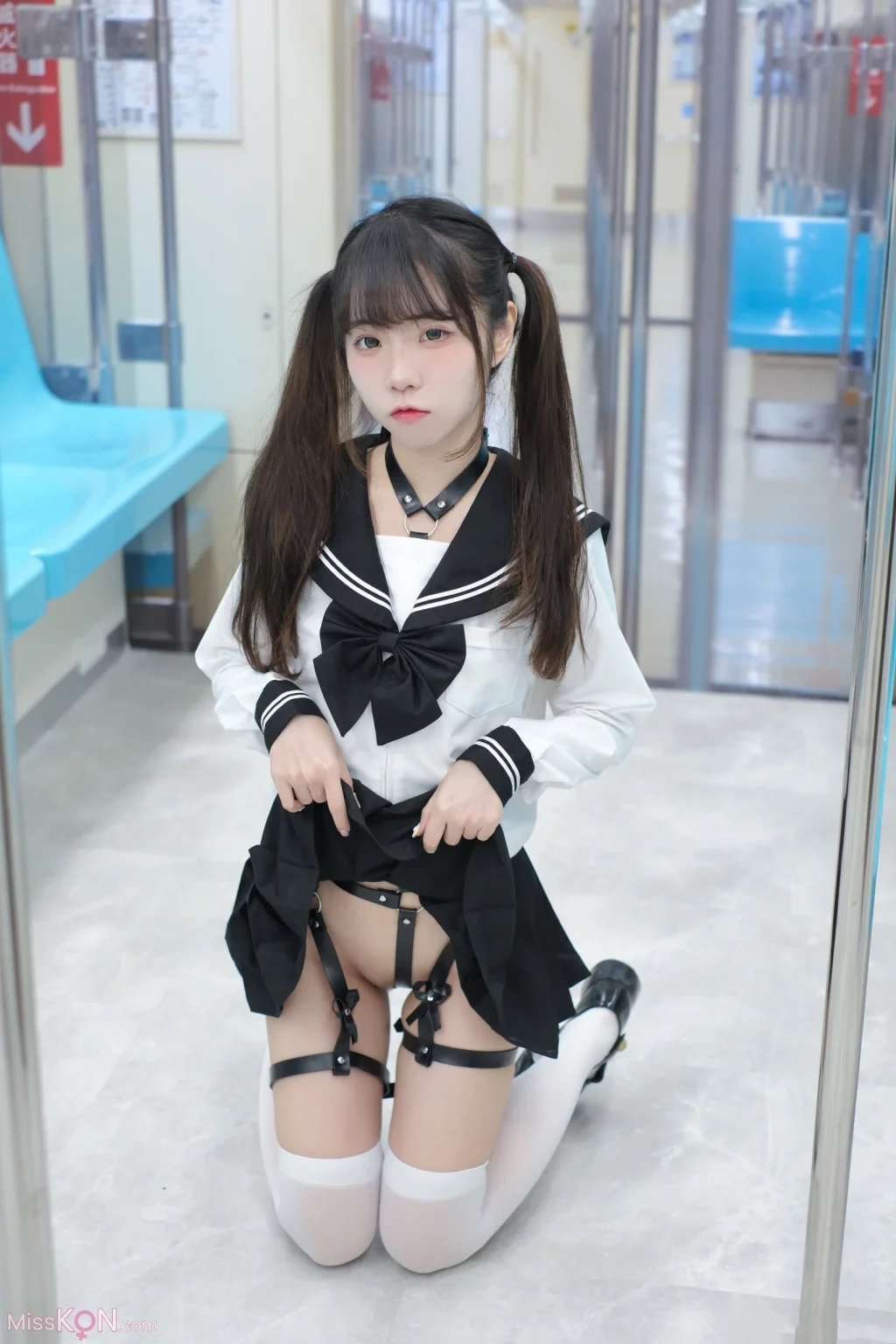 Coser@Coco White Rabbit: High School Girl on the Train (70 photos) Coser@Coco White Rabbit: High School Girl on the Train (70 photos)