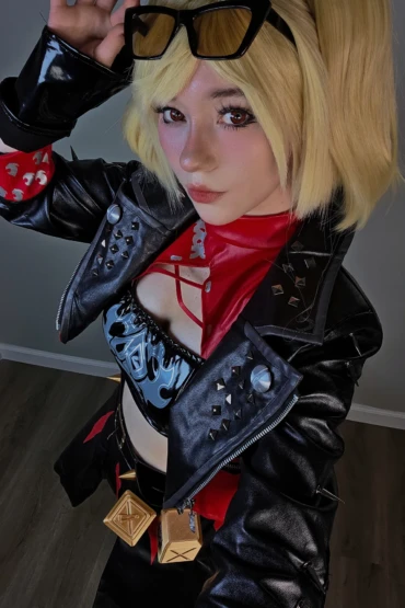 Celebi cosplay - Burnice 2