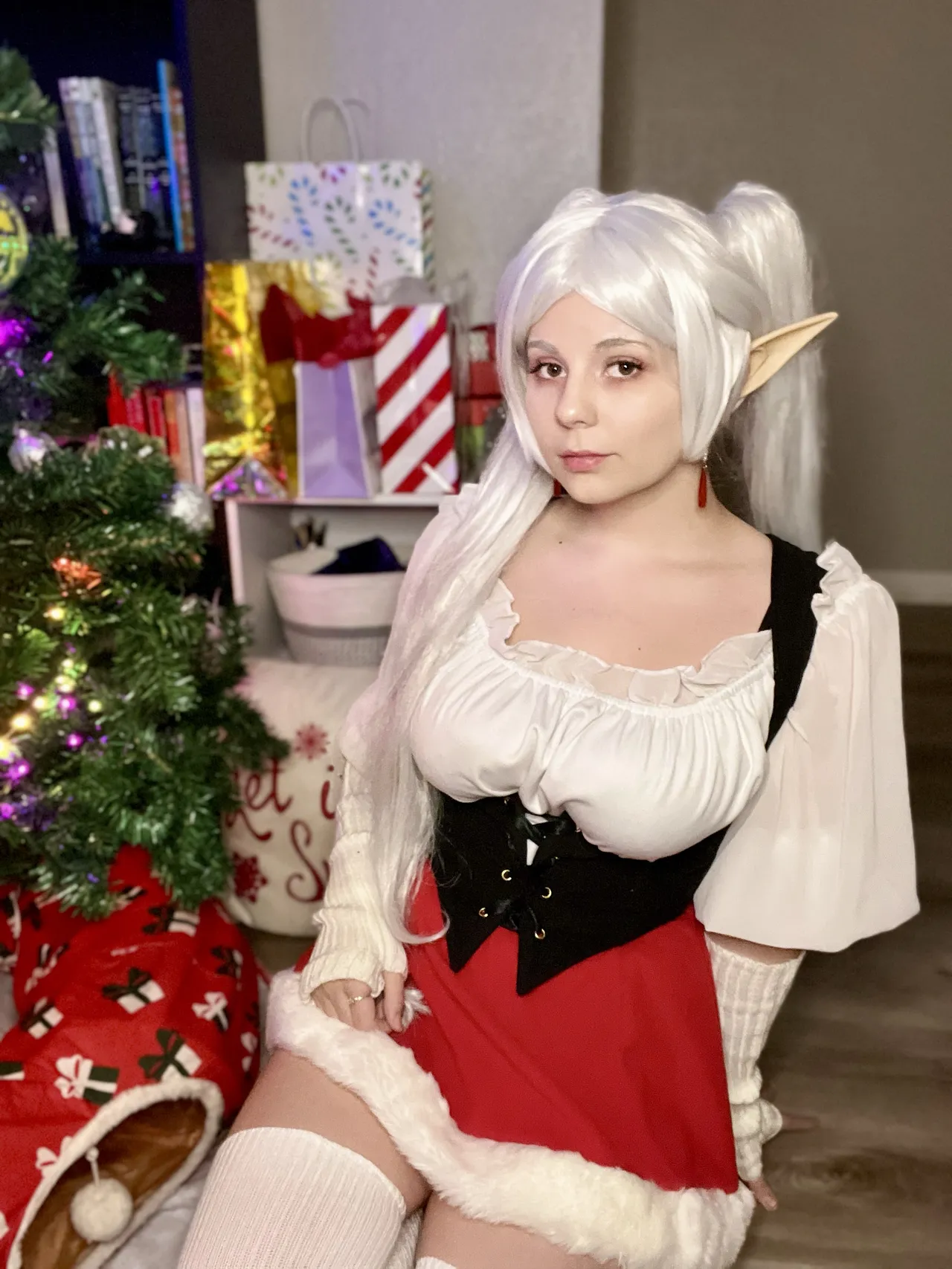 Maniac Megan - Christmas Frieren Maniac Megan - Christmas Frieren