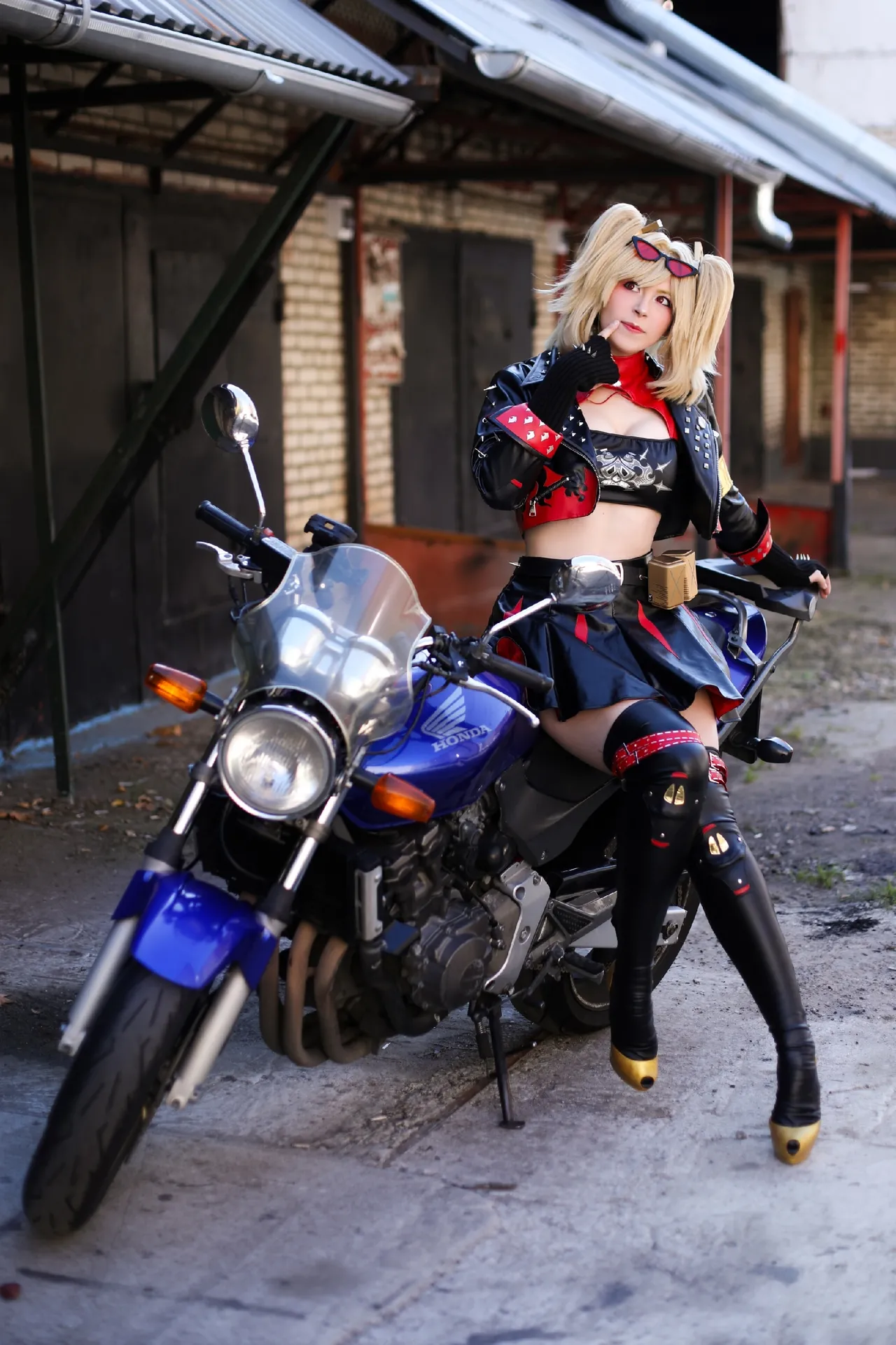 Daisy Franky - Burnice White Daisy Franky - Burnice White