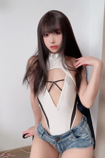 Coser@布丁大法 (Pudding Dafa): 白丝足 (24 photos + 3 videos)