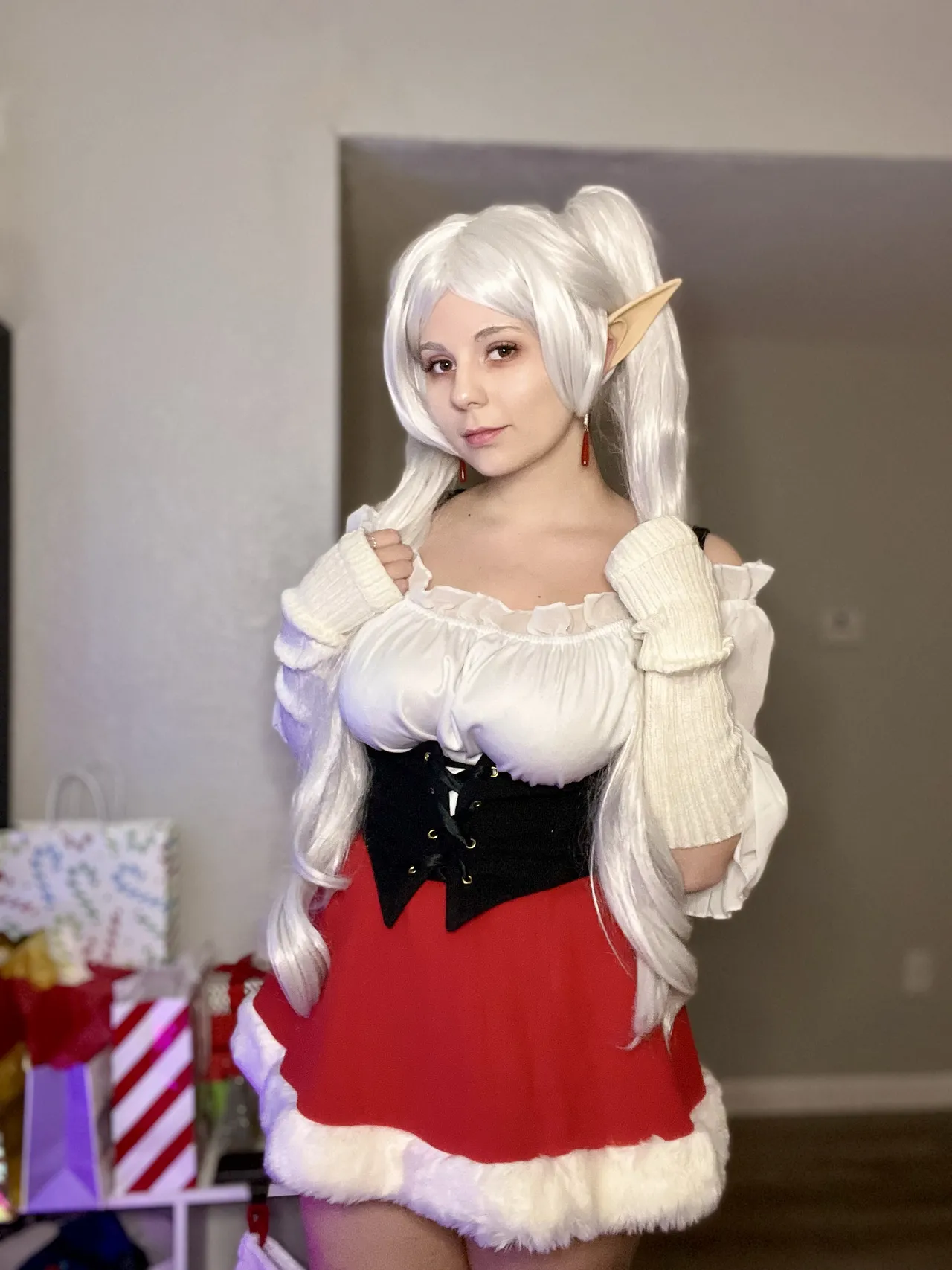 Maniac Megan - Christmas Frieren Maniac Megan - Christmas Frieren