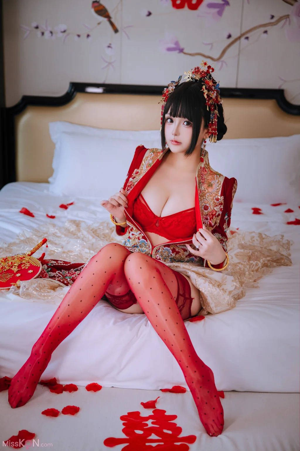 Coser@日奈娇: 洞房花烛 (190 photos + 5 videos) Coser@日奈娇: 洞房花烛 (190 photos + 5 videos)