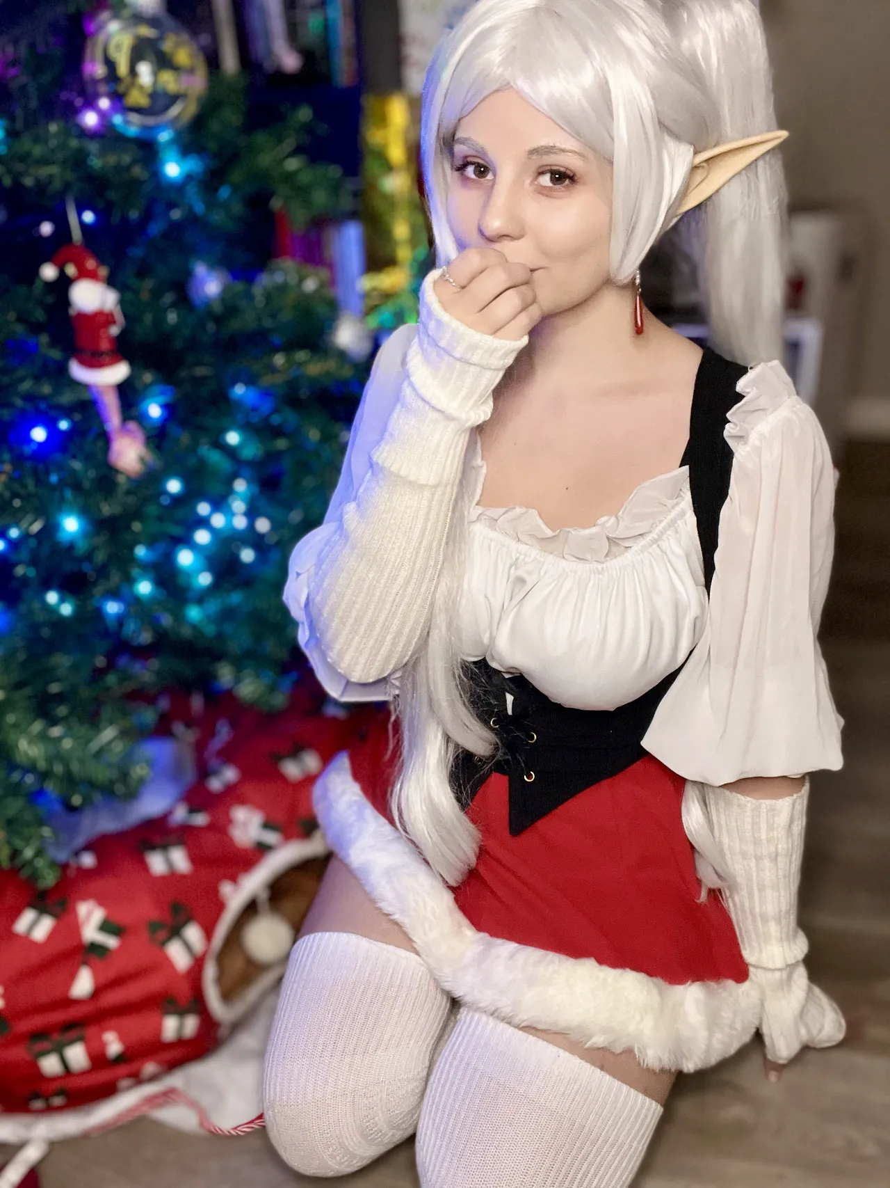 Maniac Megan - Christmas Frieren Maniac Megan - Christmas Frieren