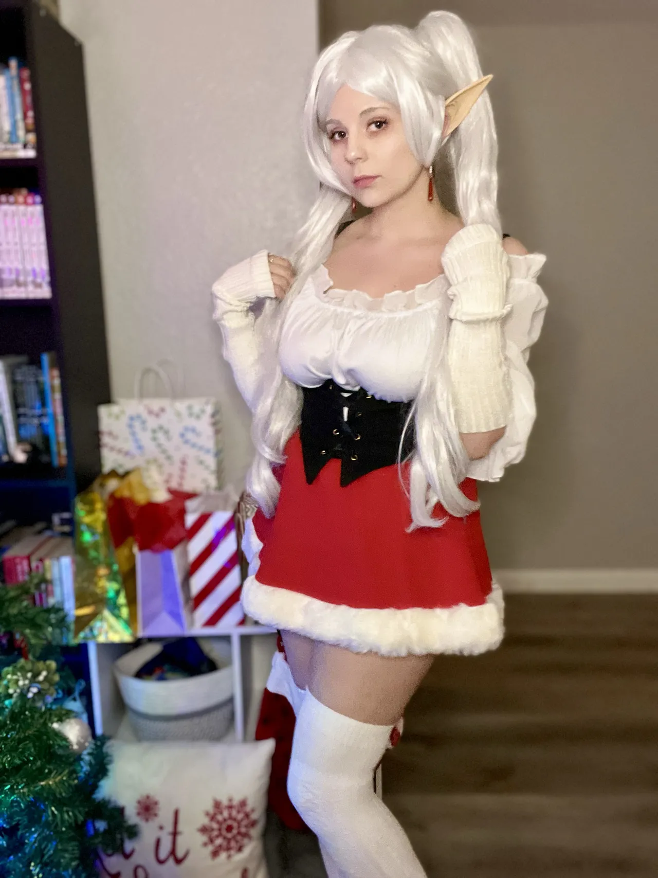 Maniac Megan - Christmas Frieren Maniac Megan - Christmas Frieren