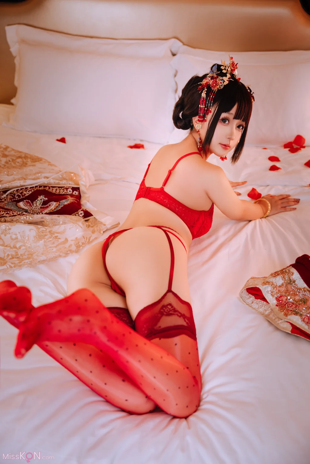 Coser@日奈娇: 洞房花烛 (190 photos + 5 videos) Coser@日奈娇: 洞房花烛 (190 photos + 5 videos)