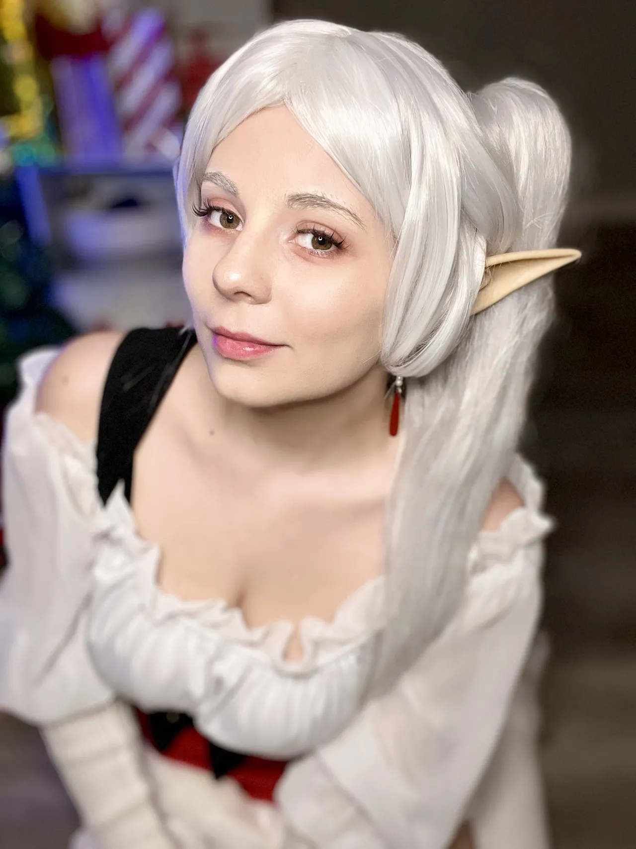 Maniac Megan - Christmas Frieren Maniac Megan - Christmas Frieren